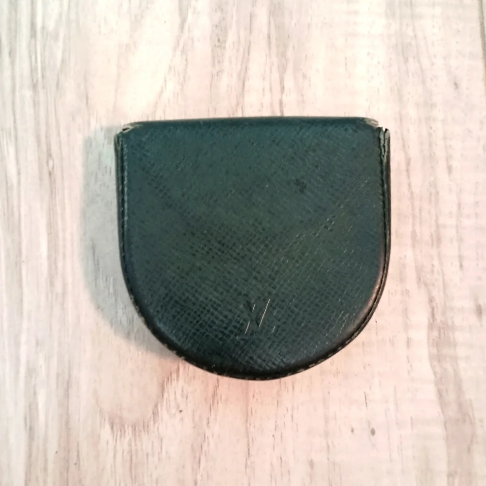 Louis Vuitton Taiga Portomone Cuvette Coin Case Purse Leather Green